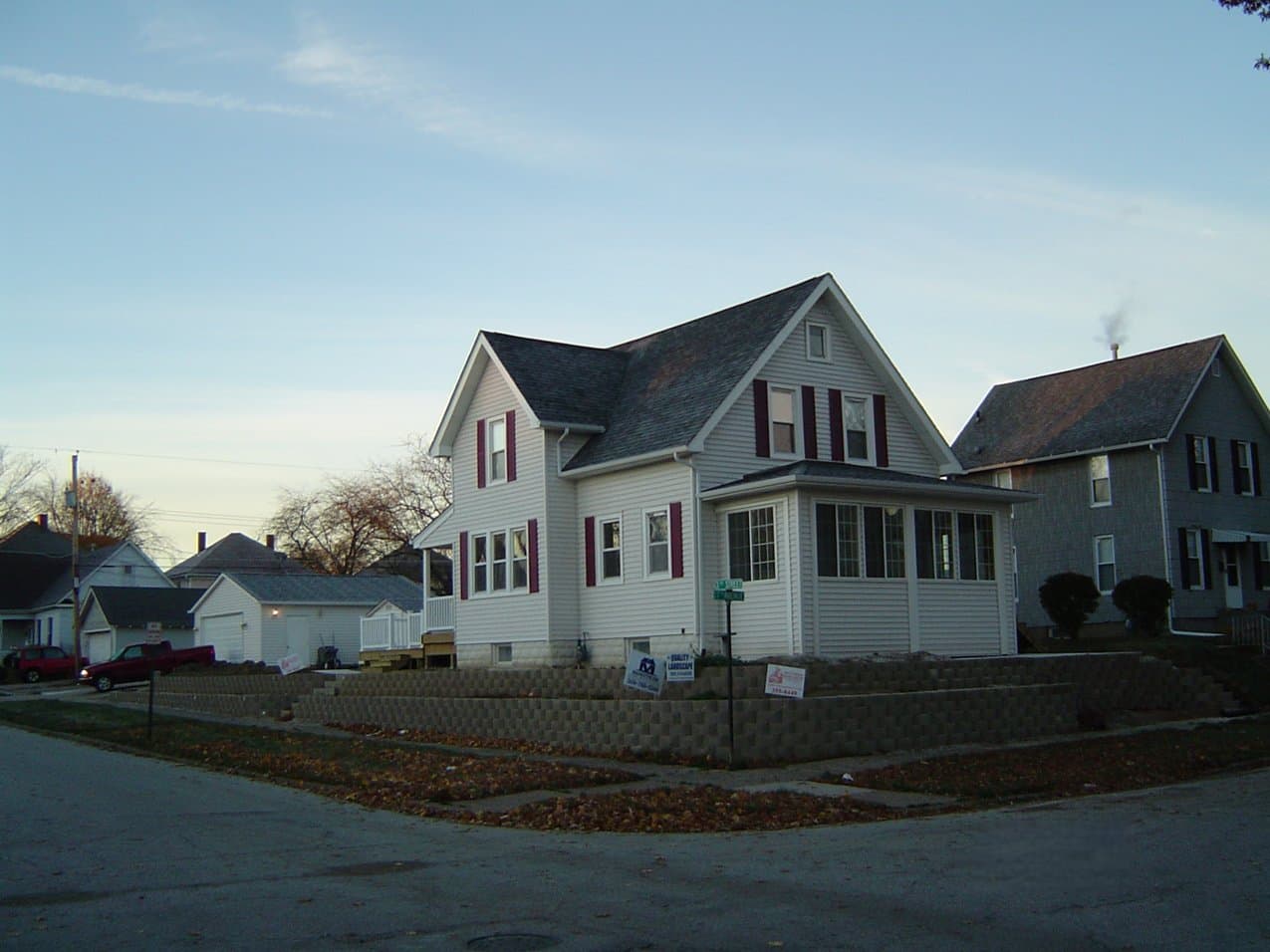 Furnished Room Short/Long Term - No Lease (Moline - Old Town)